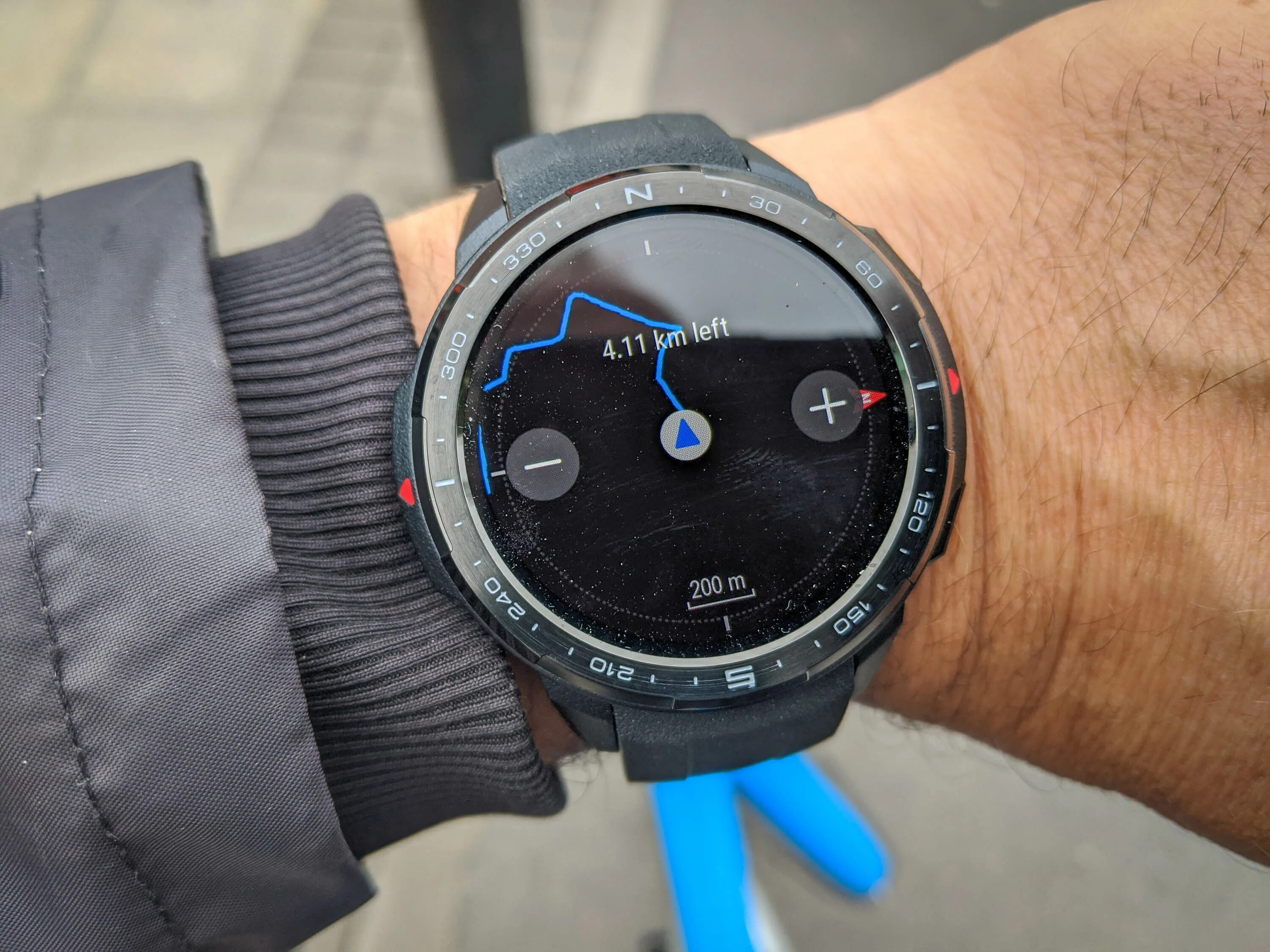 Huawei Honor watch GS Pro. Honor watch GS Pro, угольный черный. Honor watch GS Pro GPS Tracker. Honor watch GS Pro на руке. Honor watch pro цена