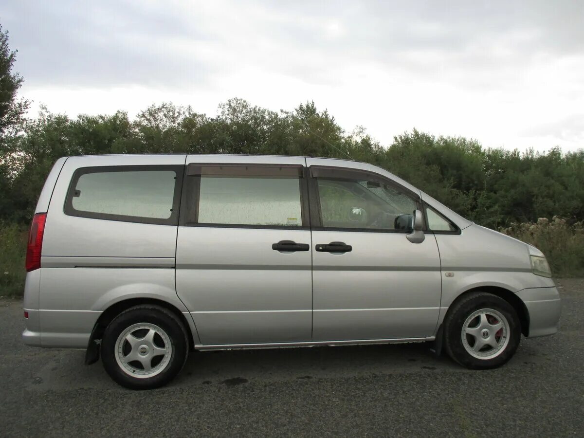 Минивэны 2000 годов. Nissan Serena c24. Ниссан Серена 2000 года. Ниссан минивэн 2000. Тойота минивэн 2000г.