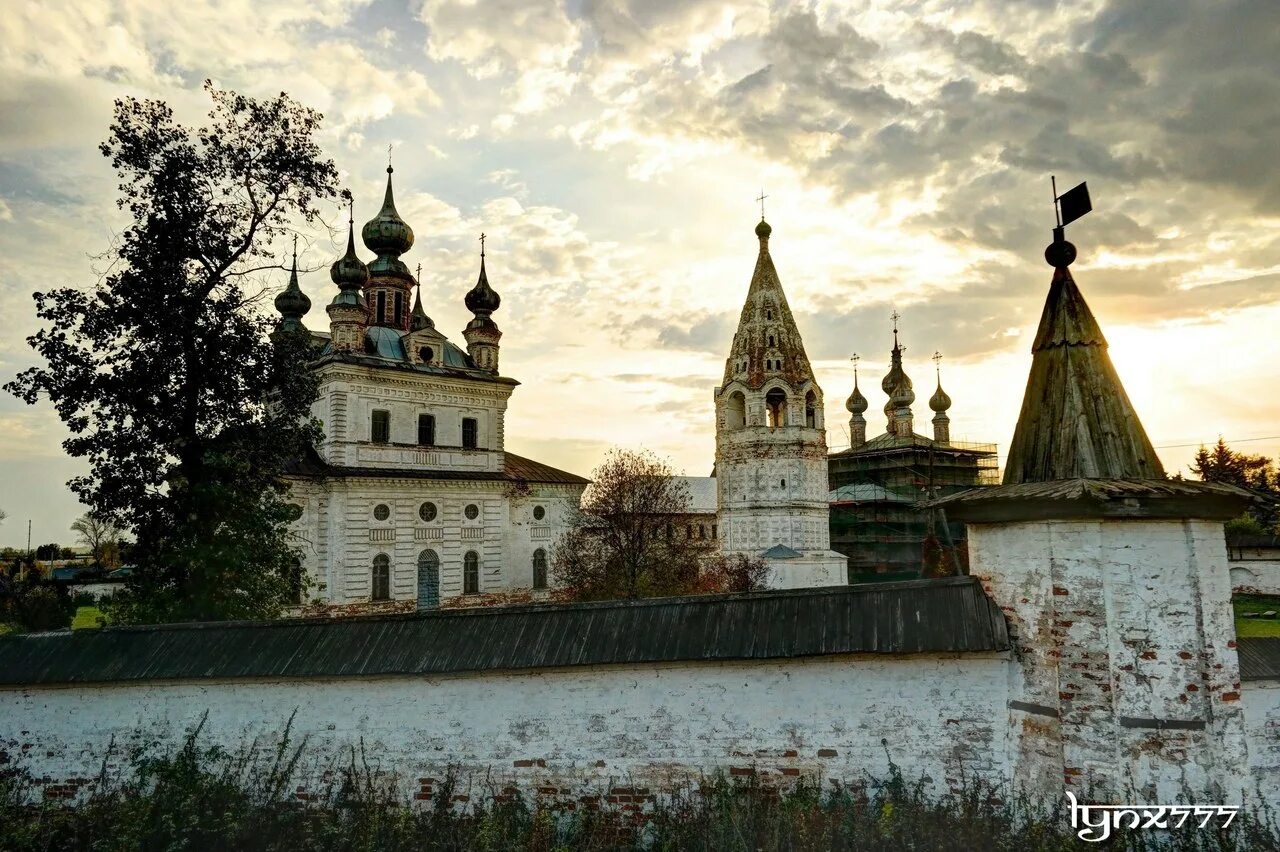 Юрьев-польский город михайло архангельский монастырь. Юрий польский михайло-архангельский монастырь. Михайло-архангельский монастырь. Юрий польский михайло-архангельский монастырь. Архангельский монастырь юрьев польский.