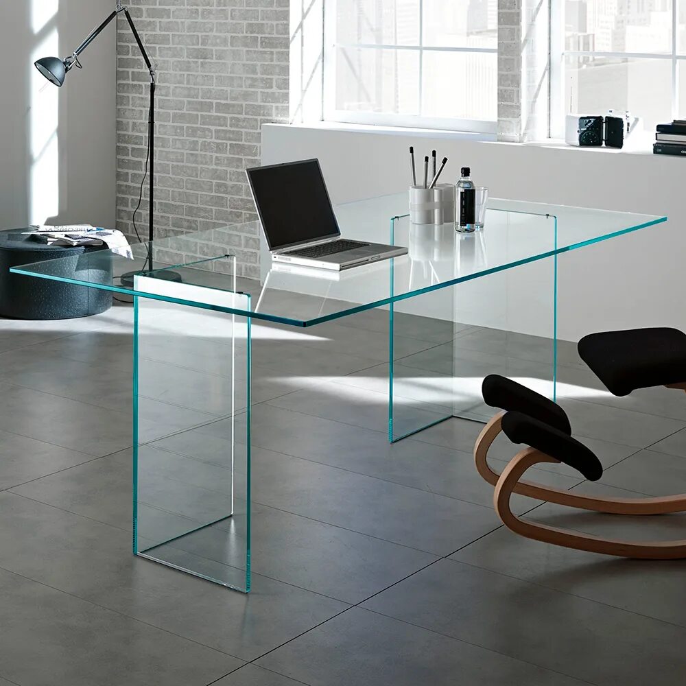 Мебельное стекло купить. Стеклянный стол Burano c418c07. Стильный стол. Стол стеклянный офисный. Стол из стекла.