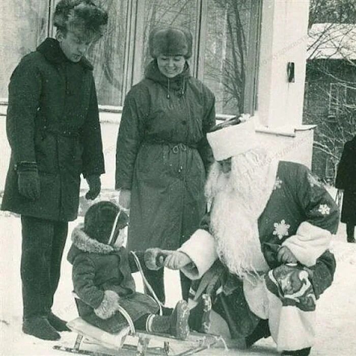 Жил я с матерью и батей. Новый год в СССР. Советский новый год фотографии. Советские дети зимой. Советские новогодние фотографии.