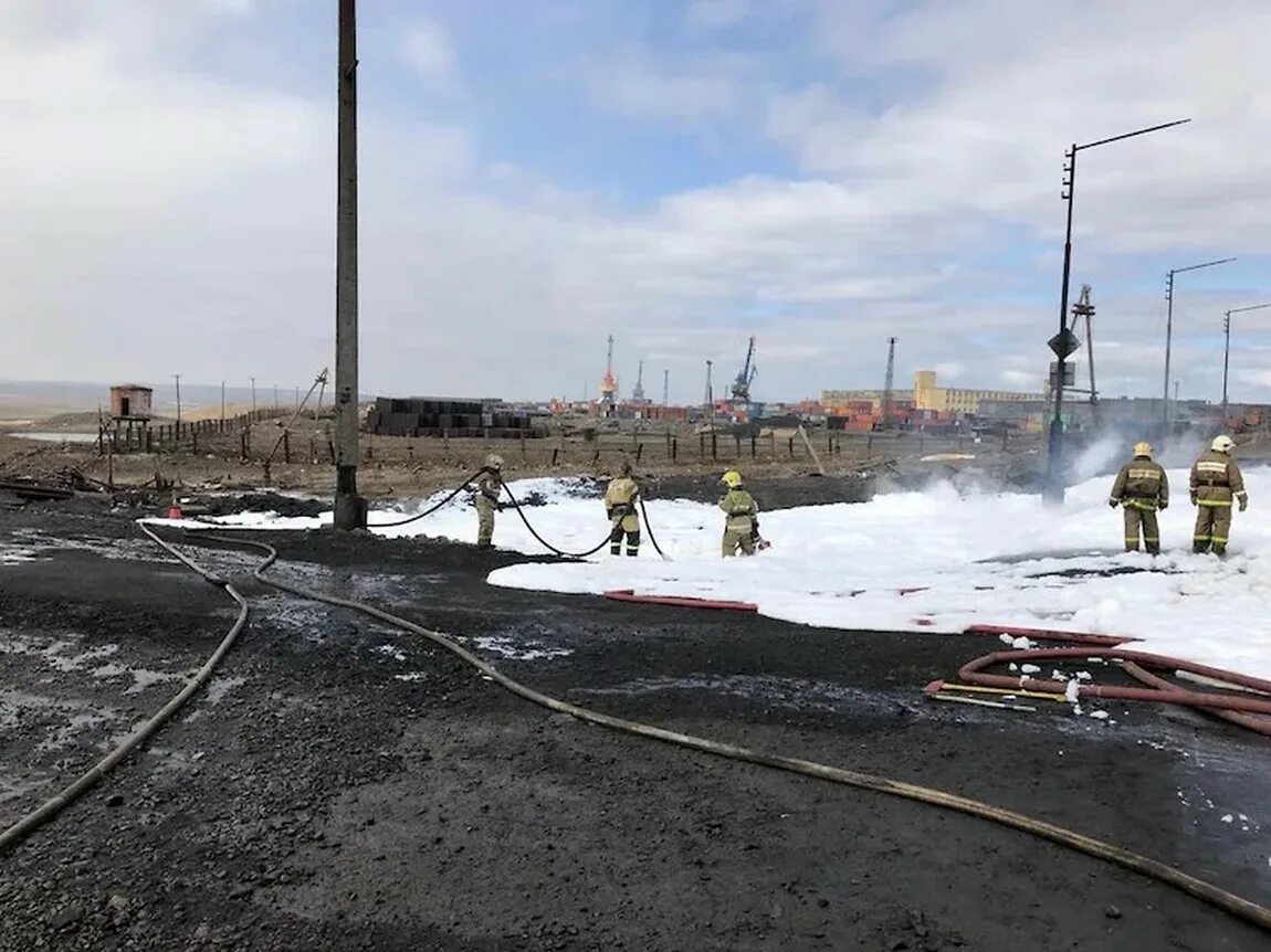 Разлив горючего. ТЭЦ-3 Норильск разлив топлива. Экологическая катастрофа в Норильске 2020. ТЭЦ-3 Норильск разлив. Разлив нефти в Норильске 2020.