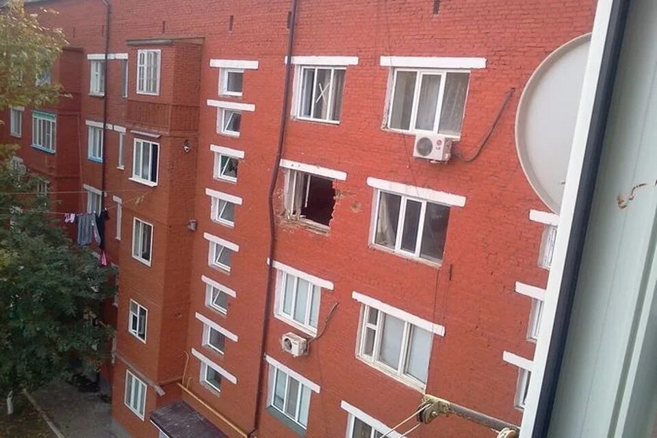 Ул датуева хасавюрт. Улица датуева в хасавюрте. датуева 61а хасавюрт. хасавюрт улица датуева 70. многоэтажка в хасавюрте.