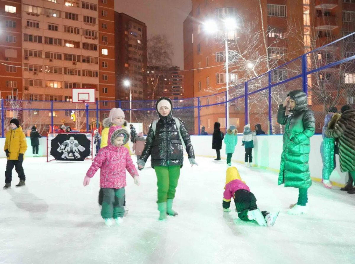 Каток люберцы парк. Каток Люберцы. Центральный Люберецкий каток. Каток в Люберцах у администрации. Каток на Октябрьской.