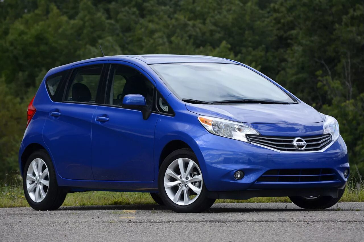 Nissan versa note. Йогурт с розой и личи. Toyota verso 2018. Питьевой йогурт с кокосом. Nissan versa 2015.