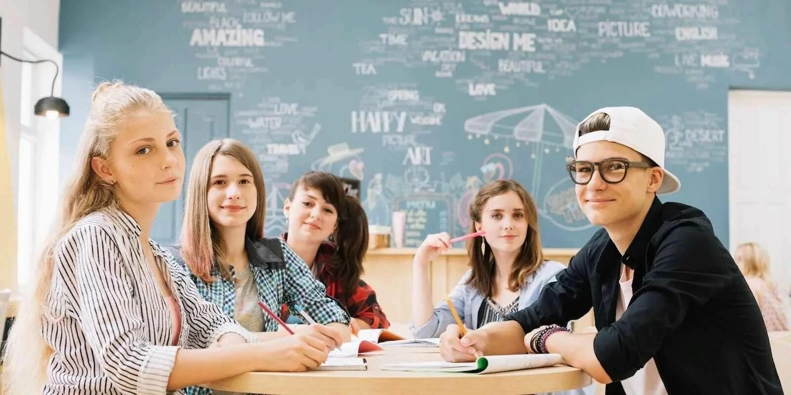 институт студенты. студенты. абитуриенты колледжа. абитуриенты колледжа. университет студенты.