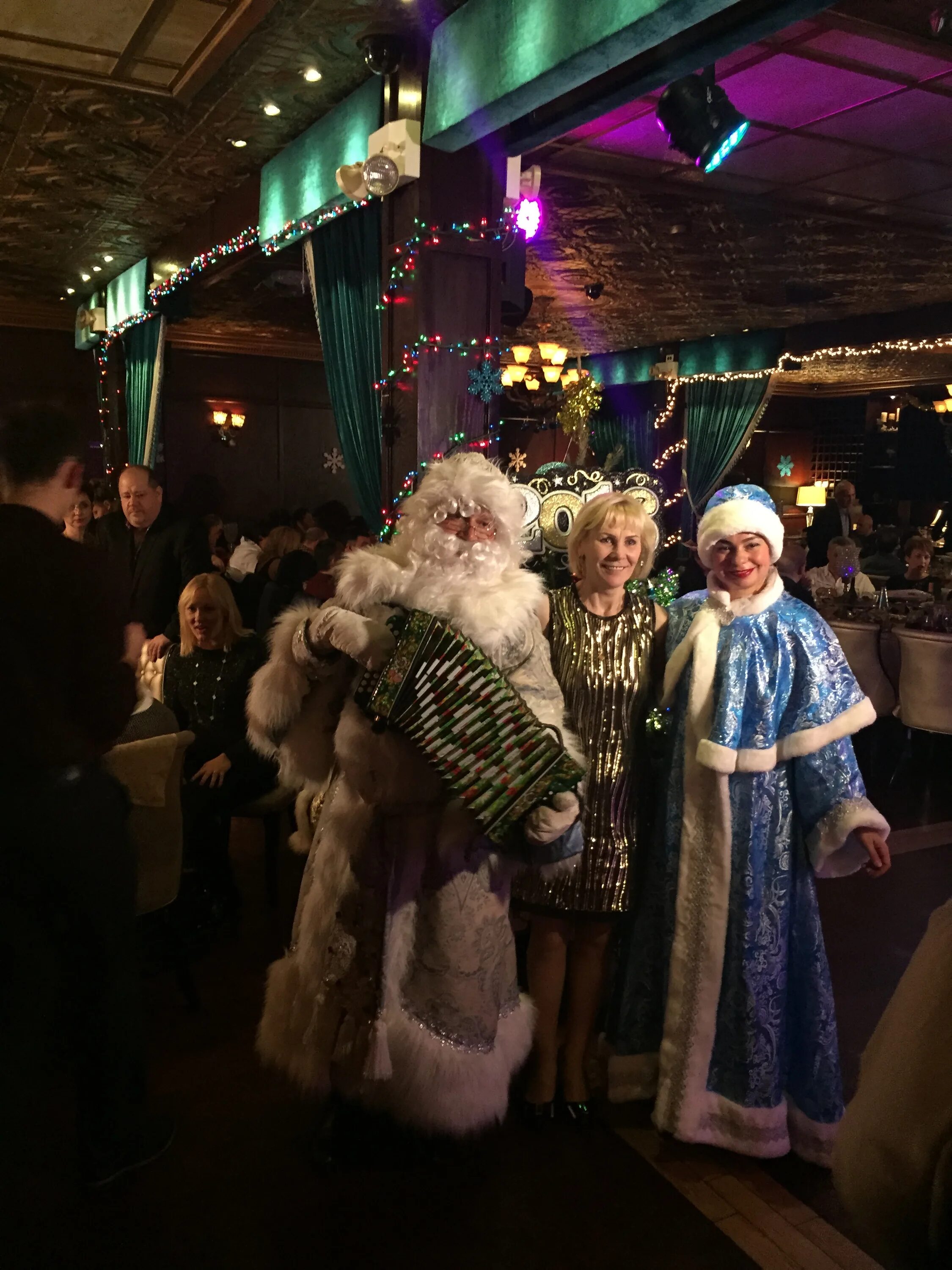 баба яга на корпоративе новый год. костюм бабы яги на новый год. образ бабы яги для детского утренника. баба яга на корпоративе в новый год. сценка бабы яги на новый год корпоратив.