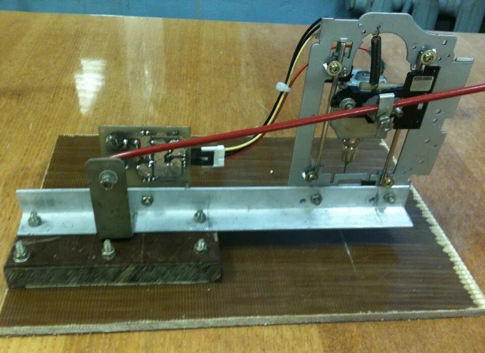 станок для сверления плат. станок для сверления плат. буратор сверлильный станок для печатных плат. буратор сверлильный станок для печатных плат. станок для сверления плат.