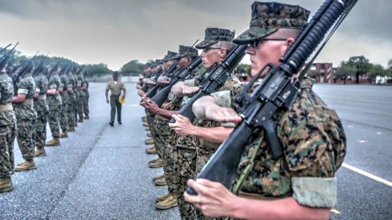 Дрилл инструктор США. Marines Basic Training. Курс молодого бойца USA. Курс молодого бойца в армии.