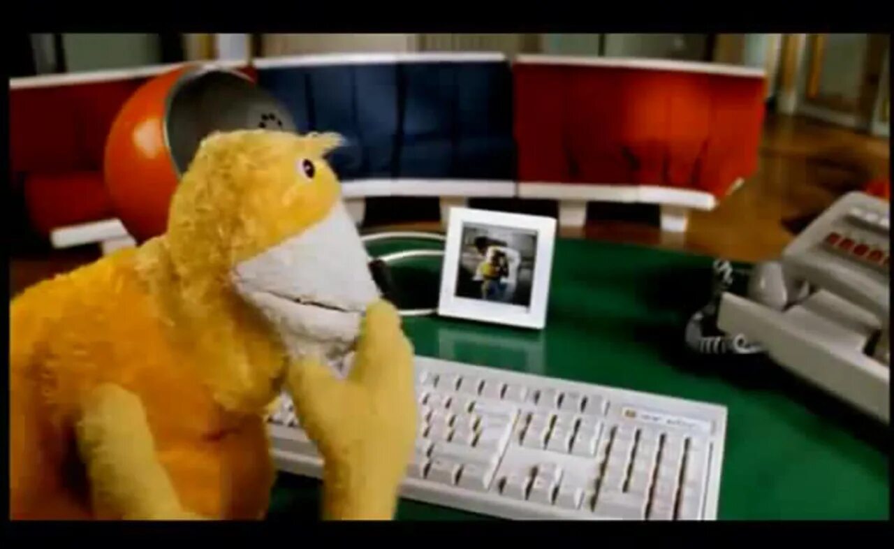 Mr Oizo Flat Beat. Игрушка Mr Oizo Flat Beat. Mr Oizo Flat Eric. Mr Oizo Flat Beat клип. Mr oizo flat