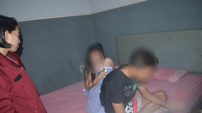 Bocah vs tante hotel порнофорум. Bokep ngentot memek bocah sd_x264 @jwplatform. Merawanin anak smp di mobil sampai nangis. Anak sd di mesum from android di туалет. Anak sd vs tante tante.
