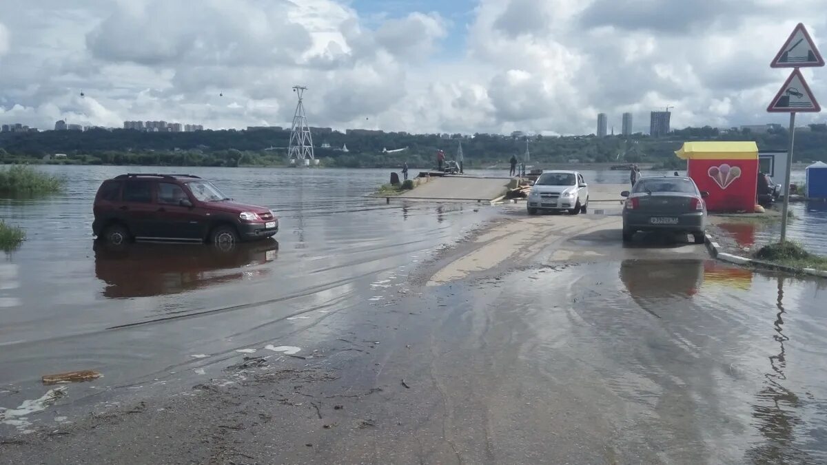 Уровень воды в Волге Нижний Новгород. Волга поднялась. Паромная переправа в Новгороде. Борская переправа 2022.