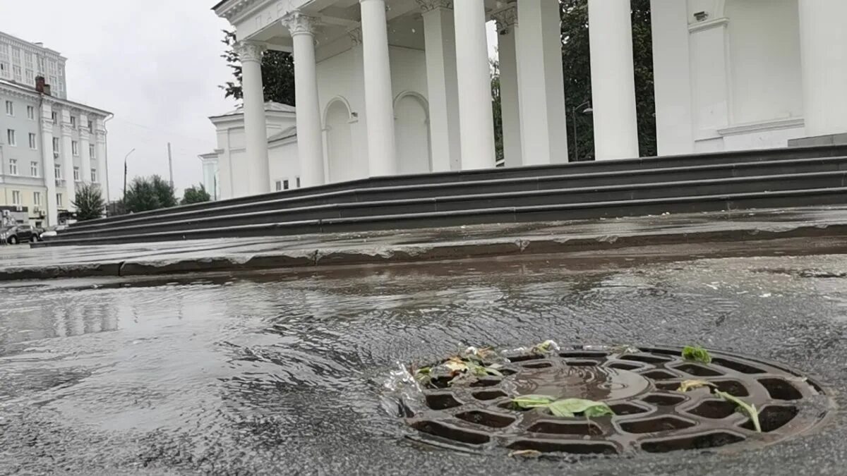 10 см осадков. Дзержинск благоустройство 2023. Дождь лужи Нижний Новгород. Подтопления в Нижегородской области. Фото Нижнего Новгорода после ливней.