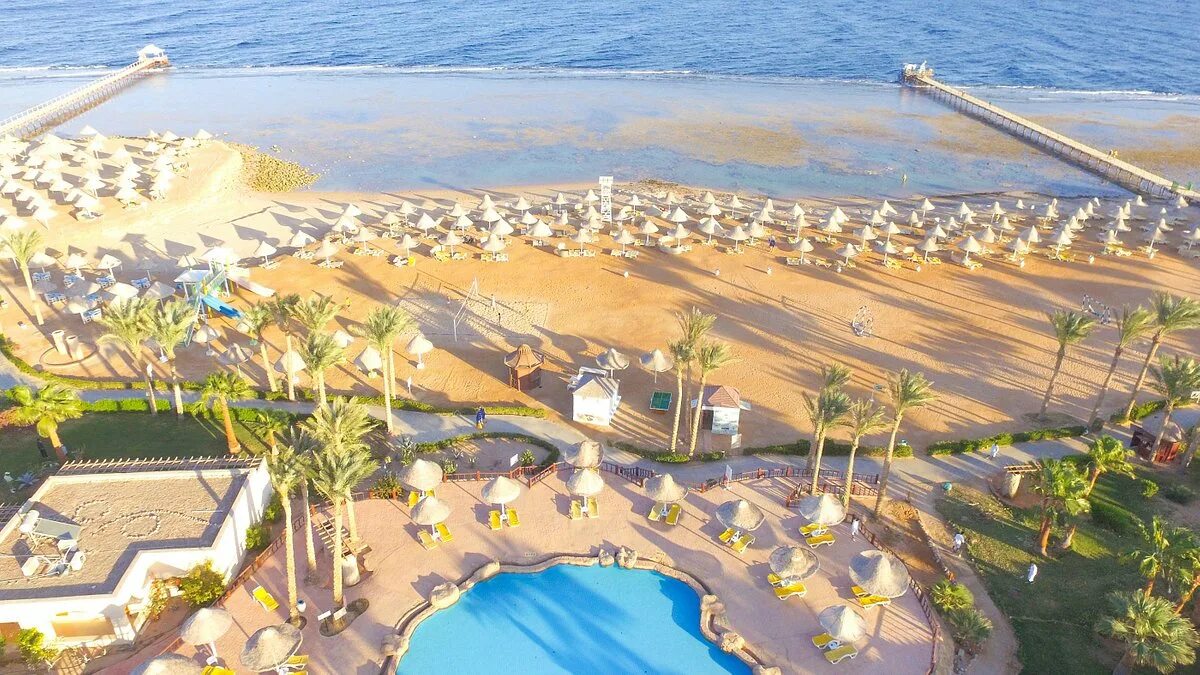 Euphoria barbaross beach resort 5 отзывы. Отель Рэдиссон Шарм Эль Шейх Египет. Отель Паротель Бич Резорт Египет Шарм-Эль-Шейх. Отель Parrotel Beach Resort 5 Египет Шарм-Эль-Шейх. Parrotel Beach Resort (ex. Radisson Blu) 5*.