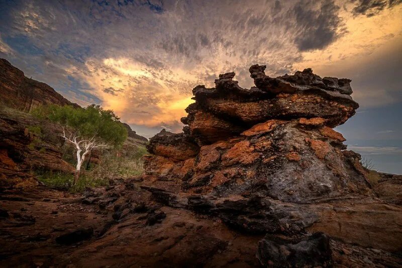 River keep. River keep. River keep. потоп в париже. River keep.