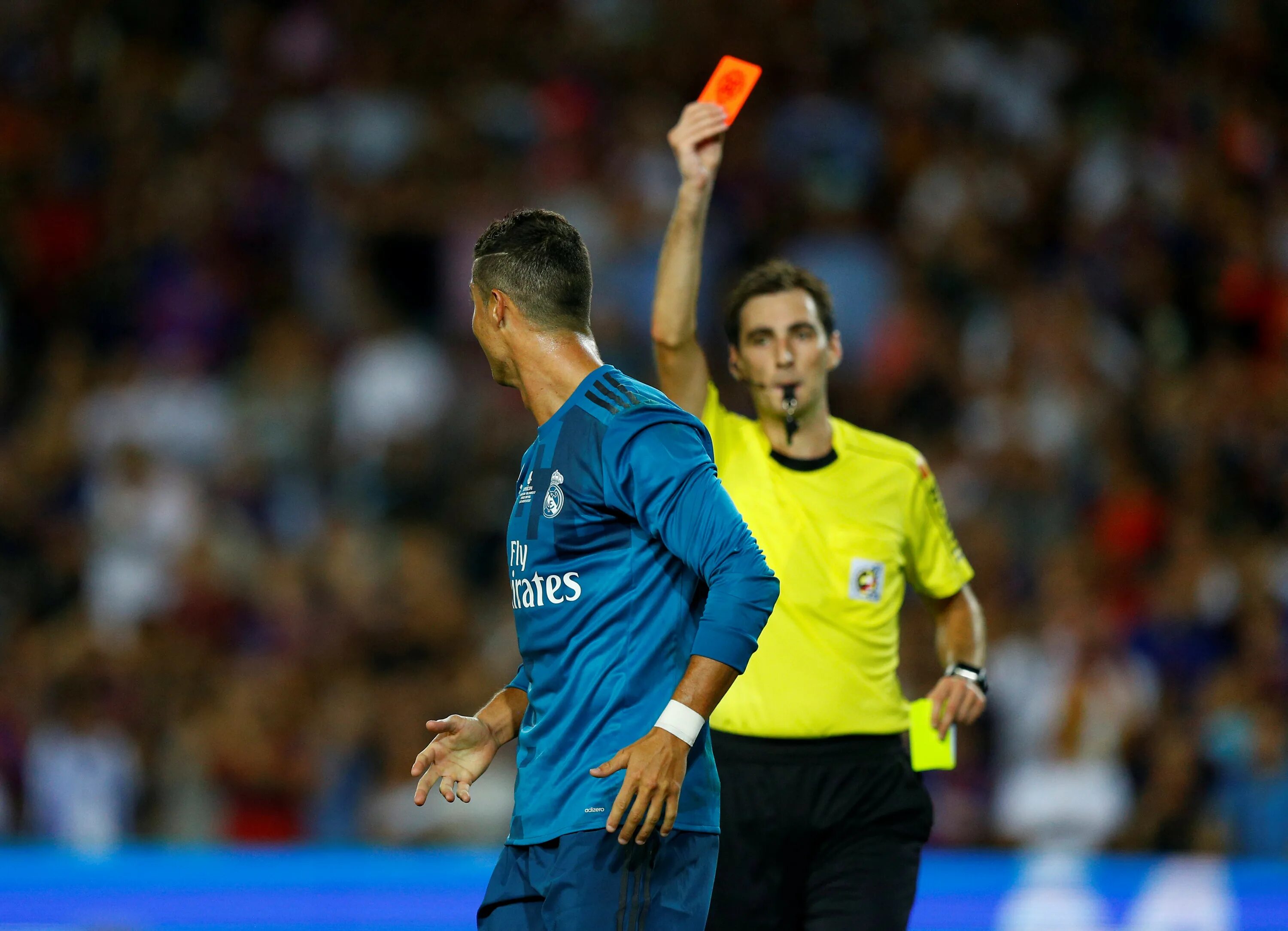 Удаление роналду. Роналду красная карточка. Футбол Криштиану Роналду красная карточка. Red Card Cristiano Ronaldo красная карточка Криштиану Роналду. Красные карточки ранадло.