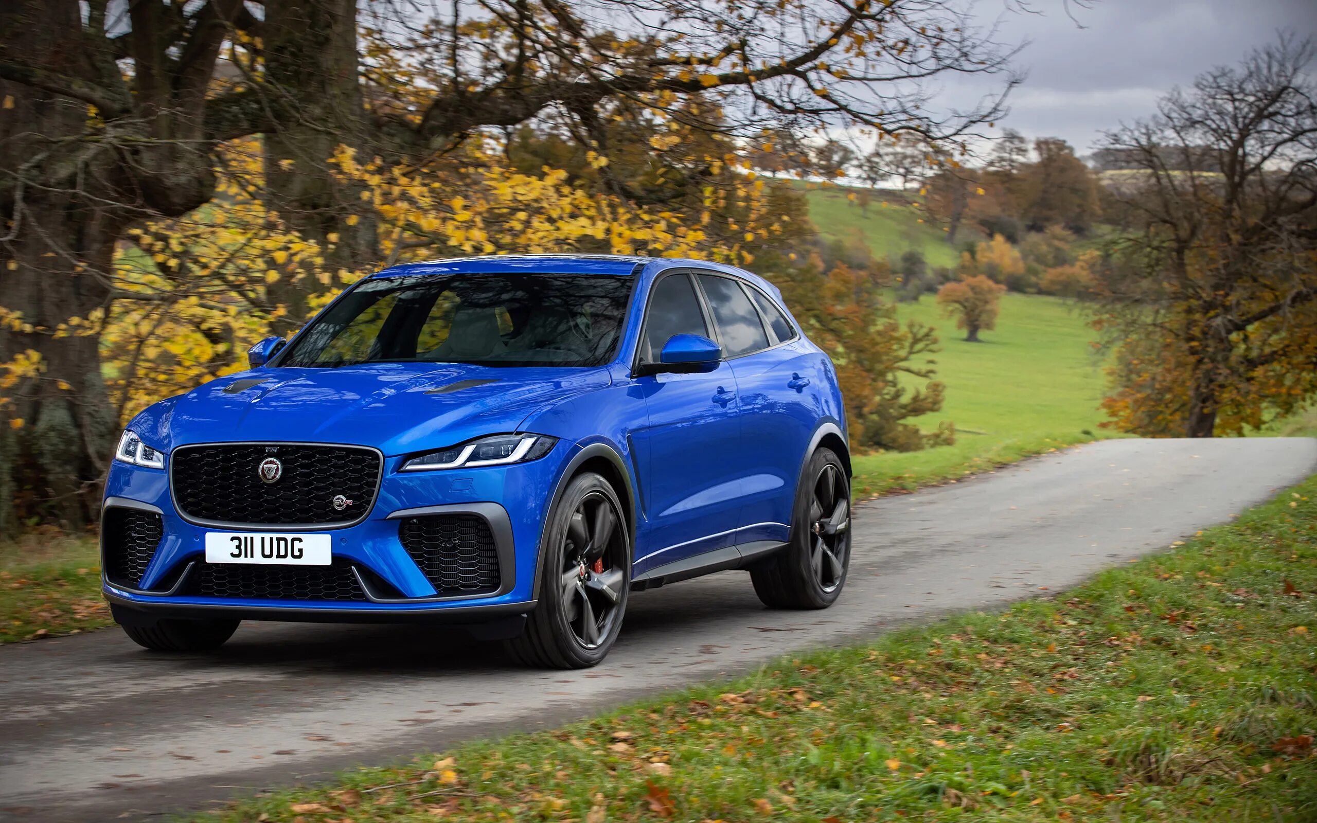Jaguar f pace 2018. Паркетник ягуар f-pace. jaguar f-pace svr 2025. ягуар кроссовер 2025. jaguar f-pace svr 2025.