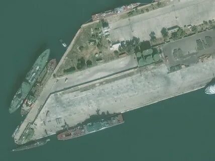 Затопили десантный корабль