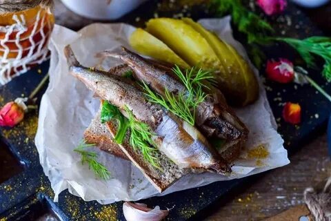 Шпроты из мойвы