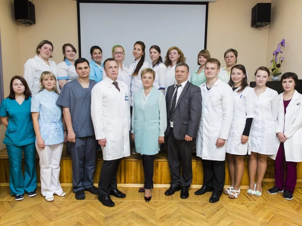 Мурманск работа врачом. Мурманская больница гкб. Карла либкнехта 13 мурманск офтальмологический. Медработник россия. Мурманская городская детская поликлиника.