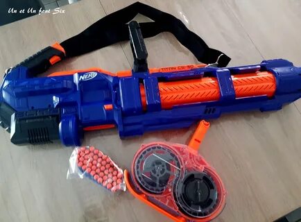 Le blaster Nerf Elite Titan CS-50 est entièrement motorisé... 