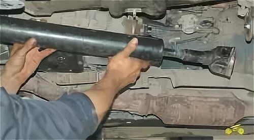 Кардан нива урбан. Как снять кардан нива шевроле. Как снять кардан нива шевроле. Кардан задний нива 2106. Снятие переднего кардана нива 21214.