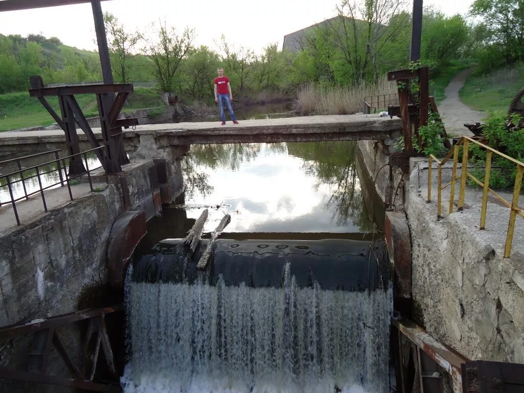 Красный сулин вода. Плотина красный Сулин. Городская плотина красный Сулин. Прохоровская плотина красный Сулин. Карповая плотина красный Сулин.