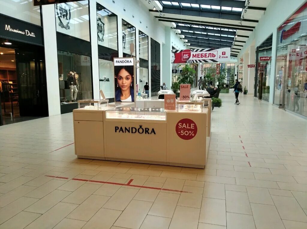 пандора ювелирные украшения самара космопорт. браслет пандора. пандора самара мега. Pandora тольятти. логотип пандора на украшениях.