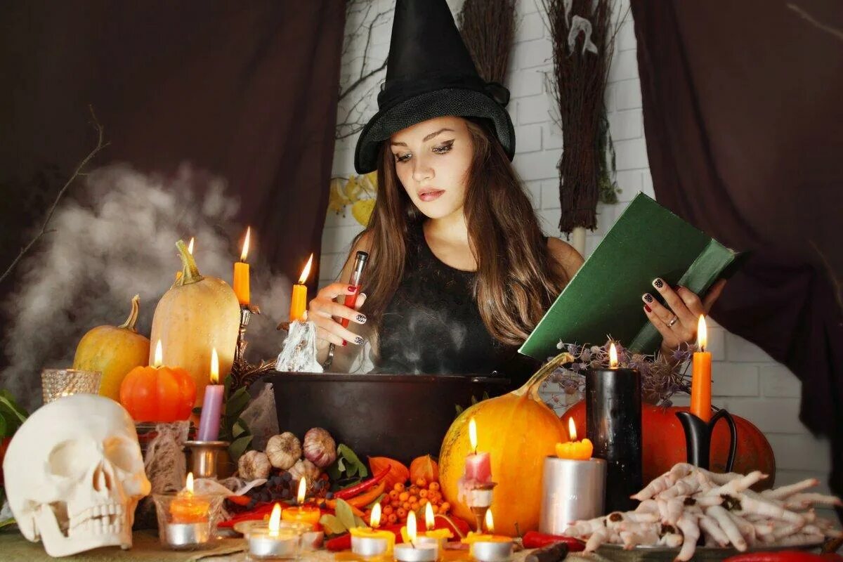 Ведьма и ее клиент. Зелье ведьмочки зелье ведьмочки. Кукла вуду красивые картинки. Ведьма зельеварение. Voodoo doll.