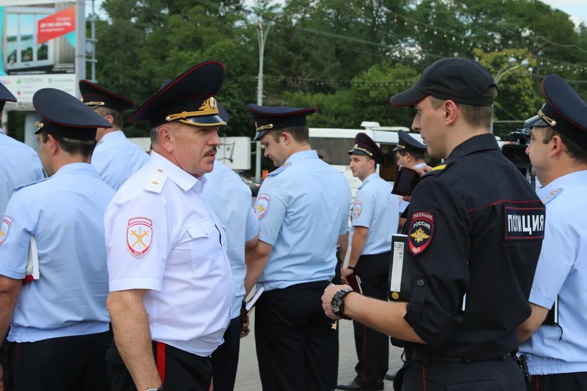 Полиция работа ростов на дону. Генерал охрана ростов-на-дону. форма полиции кубы. полиция ростов на дону. форма полиции в ростове.