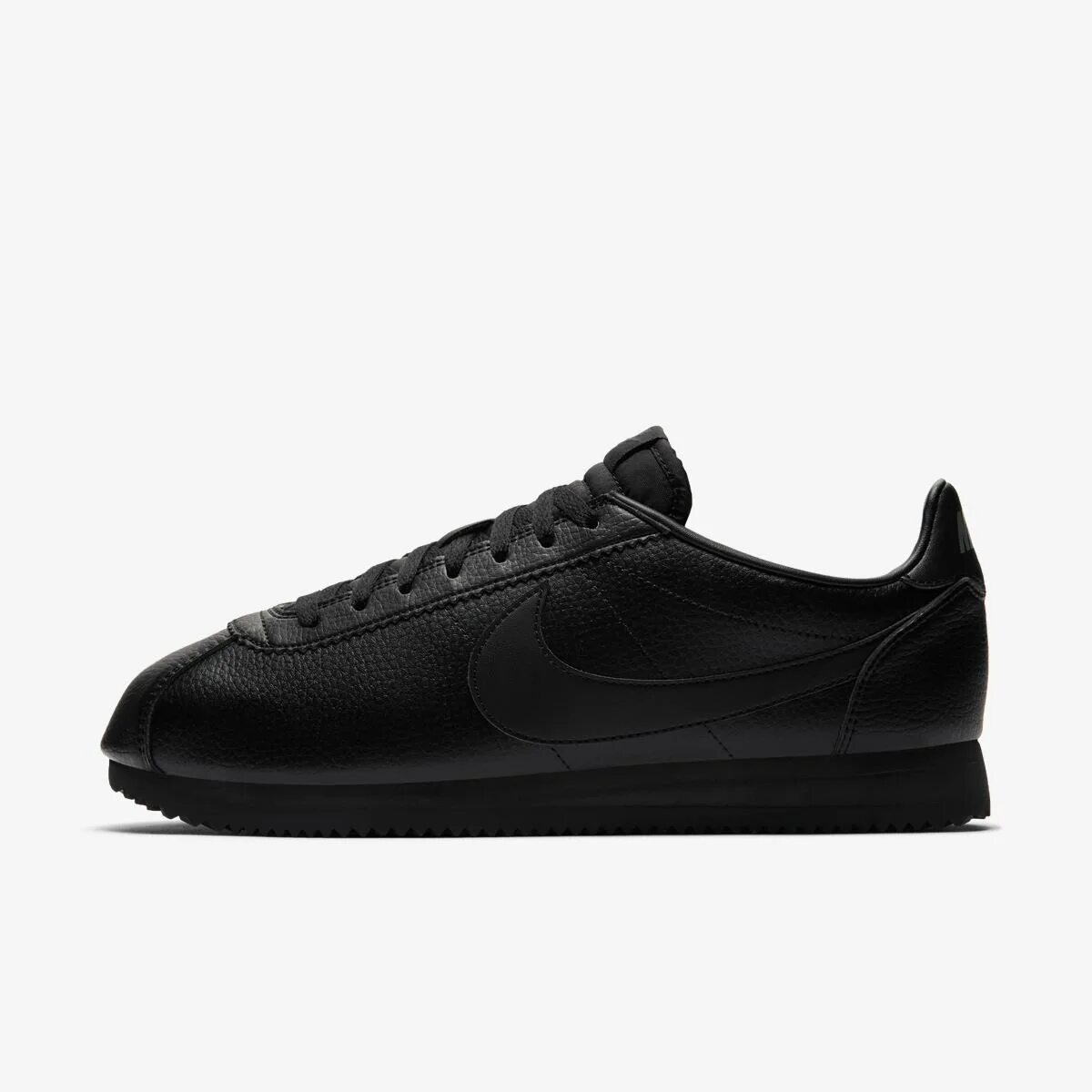 Черные найк цена. Nike Cortez Classic Leather Black. Nike Air Cortez черные. Nike Кортес мужские. Кроссовки найк Кортес мужские кожаные черные.