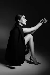 Үлкен жалаңаш әйелдердің суреттері