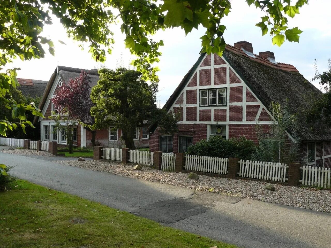 Деревня небель. Немецкая деревня в германии. Деревушка никлосхаузен германия. Деревня в восточной германии. Деревенскими немками.