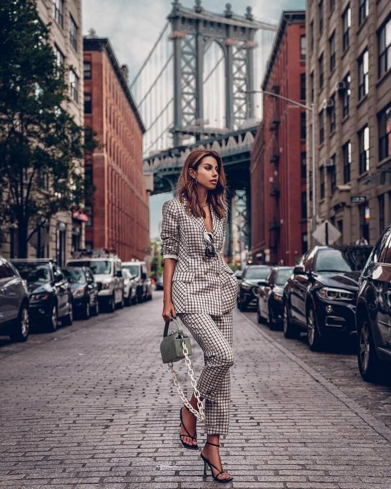 Канадские девушки в повседневной жизни. Актуальные цвета маникюра. Трендовые идеи. Образы коачелла 2022. Аннабель флер 2022.