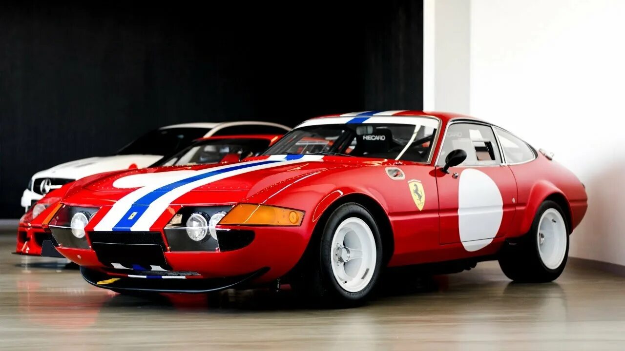 Лянча против феррари. Феррари Дайтона 365. Ferrari 365 GTB/4 Daytona. Ferrari 365 GTB Leman 1971. Lamborghini Miura vs Ferrari Daytona.