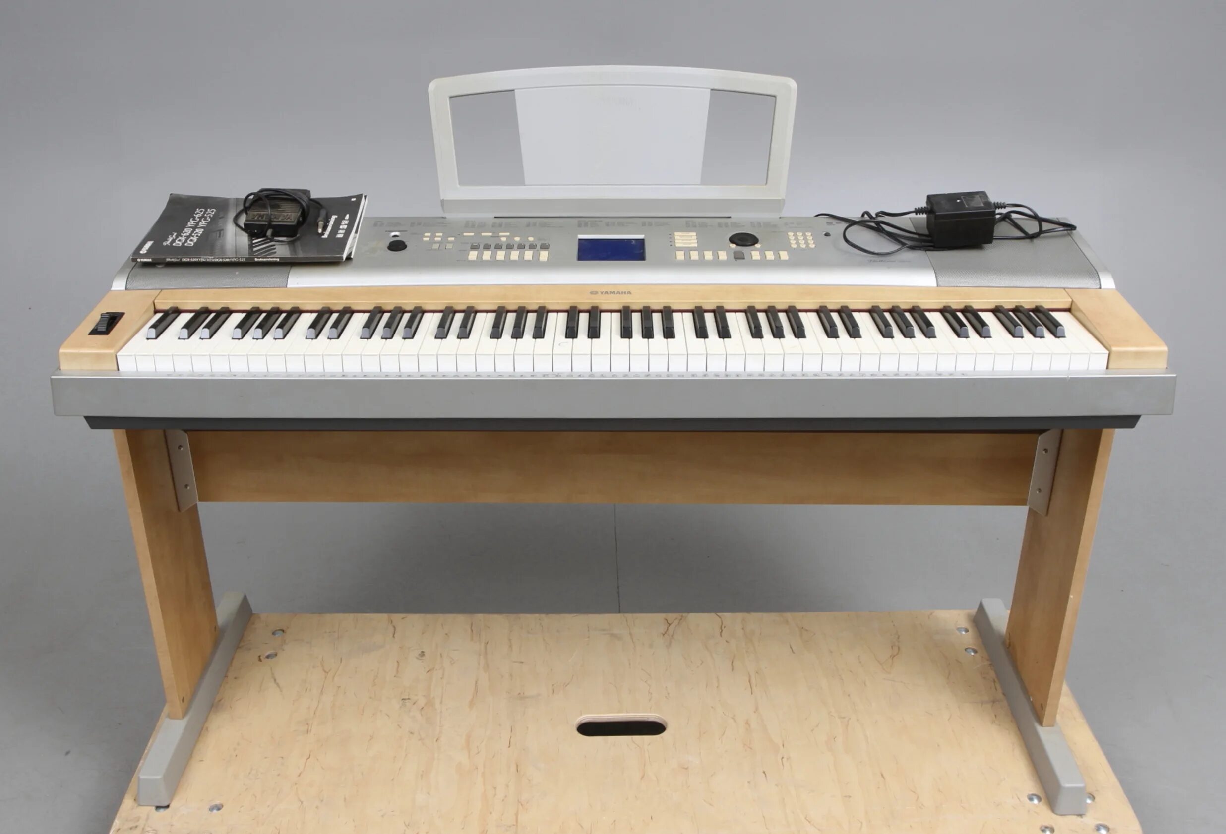 Yamaha portable grand dgx-620. Yamaha 620. Синтезатор yamaha dgx 620. Yamaha portable grand dgx-620. Yamaha 620 синтезатор.