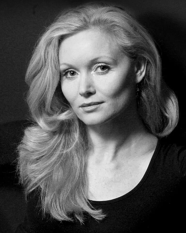 Эсси дэвис. Эсси дэвис. Актриса эсси дэвис фото. Эсси дэвис. Эстер дэвис.