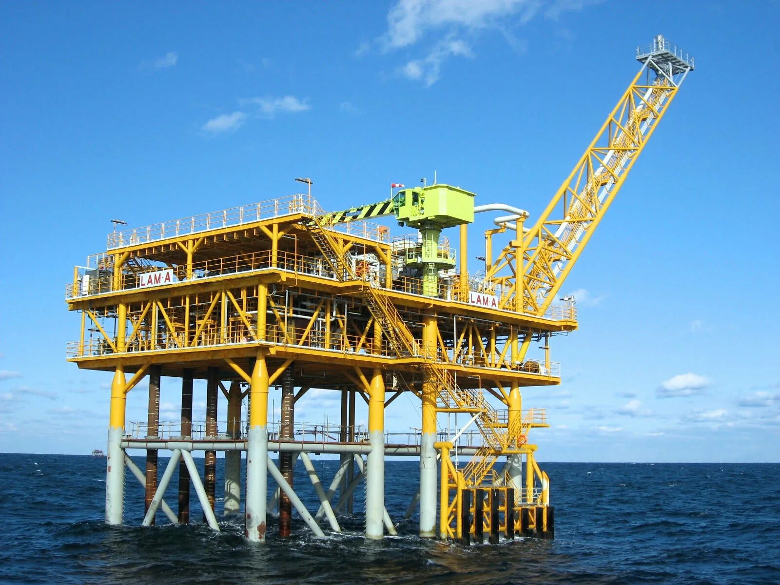 8-осная платформа ржд. 13-9004 модель вагона. Металлическая платформа. На данной платформе. 13-6851 платформа.