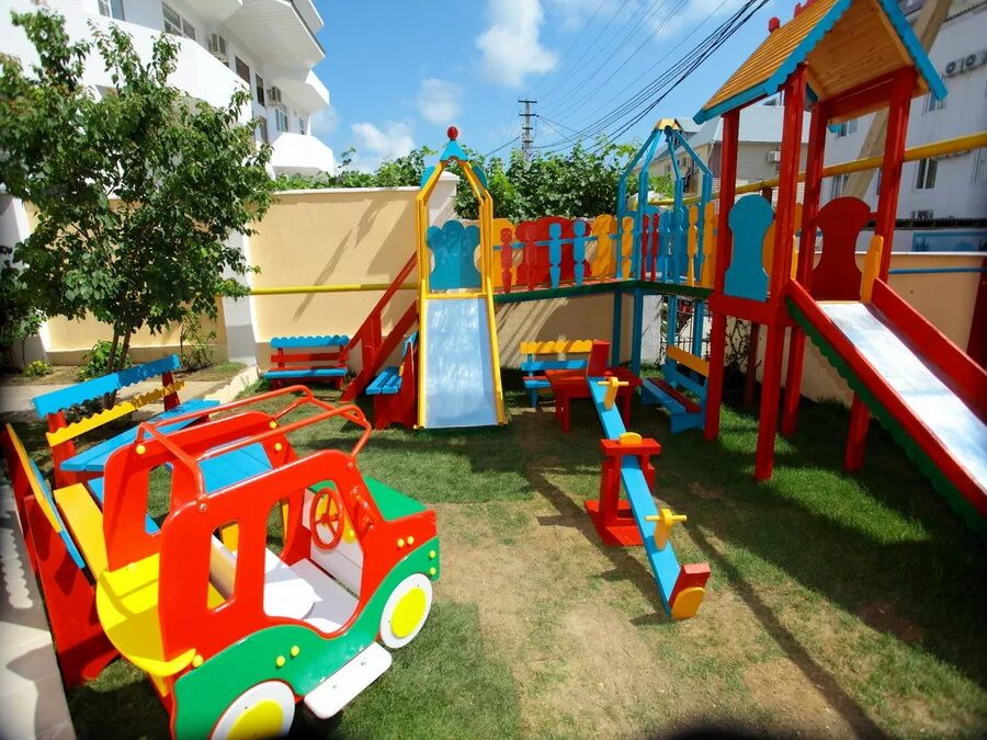 витязево с бассейном и детской площадкой. витязево с бассейном и детской площадкой. витязево с бассейном и детской площадкой. отель арктика анапа. гостевой дом джоли витязево.