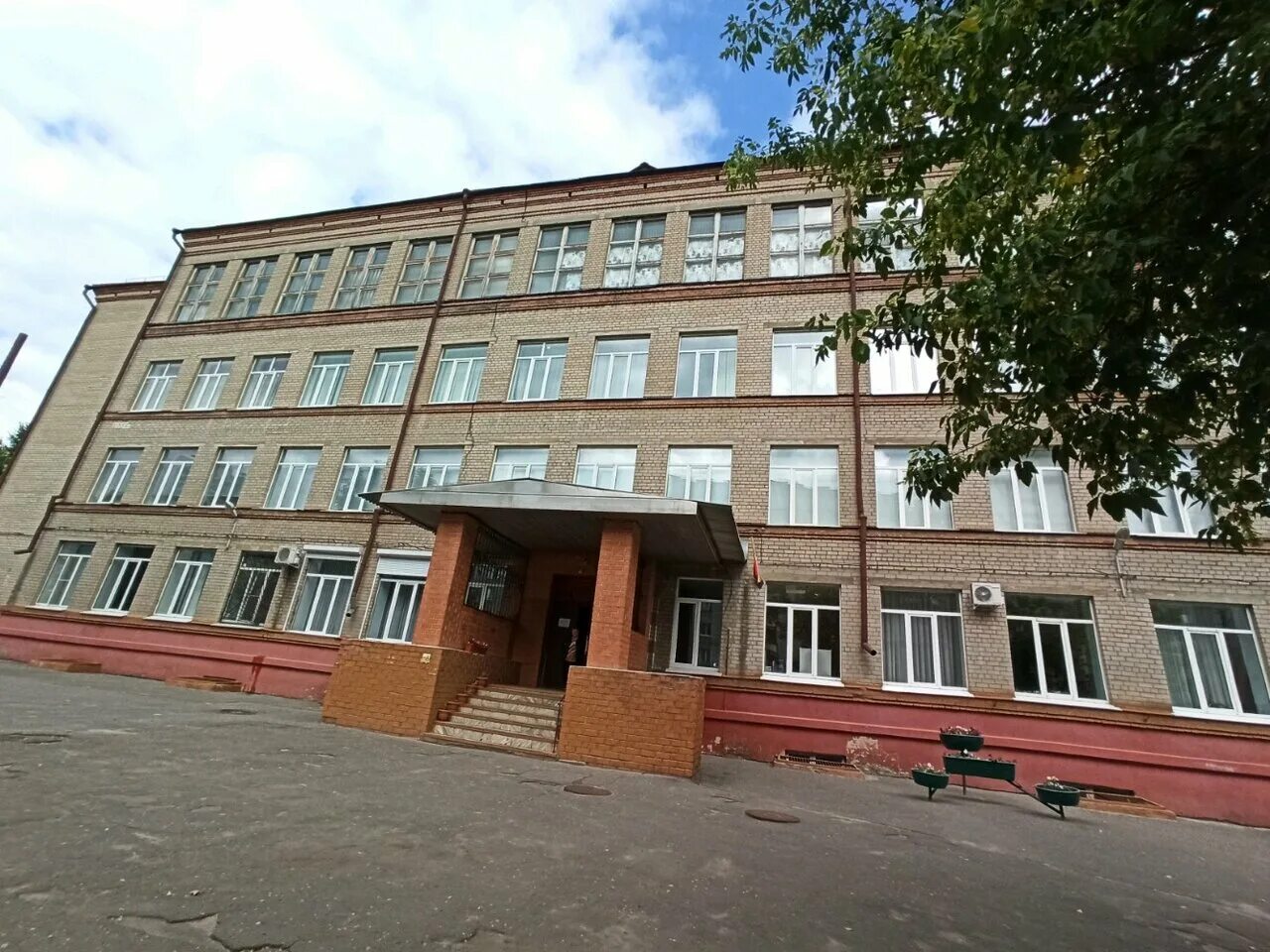 учащиеся 5 класса. школа 48 мбоу сош воронеж. школьники 9-11 классов. школа 33 череповец. школа 33 сургут.