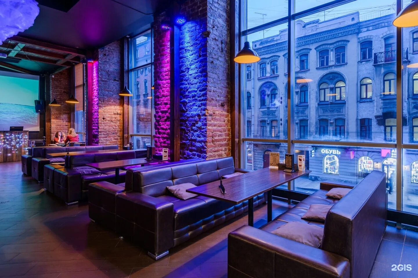 Бары в центре спб. Кальянная lounge room спб. загородный проспект 11 lounge room. лаунж кафе спб. лаунж рум спб.