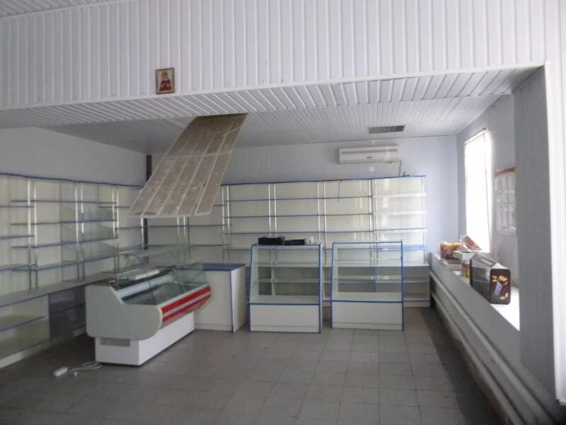Помещение под продовольственный магазин. Оборудование под аренду. Мясной магазин аренда москва. Арендую помещение под магазин. Помещение под магазин.