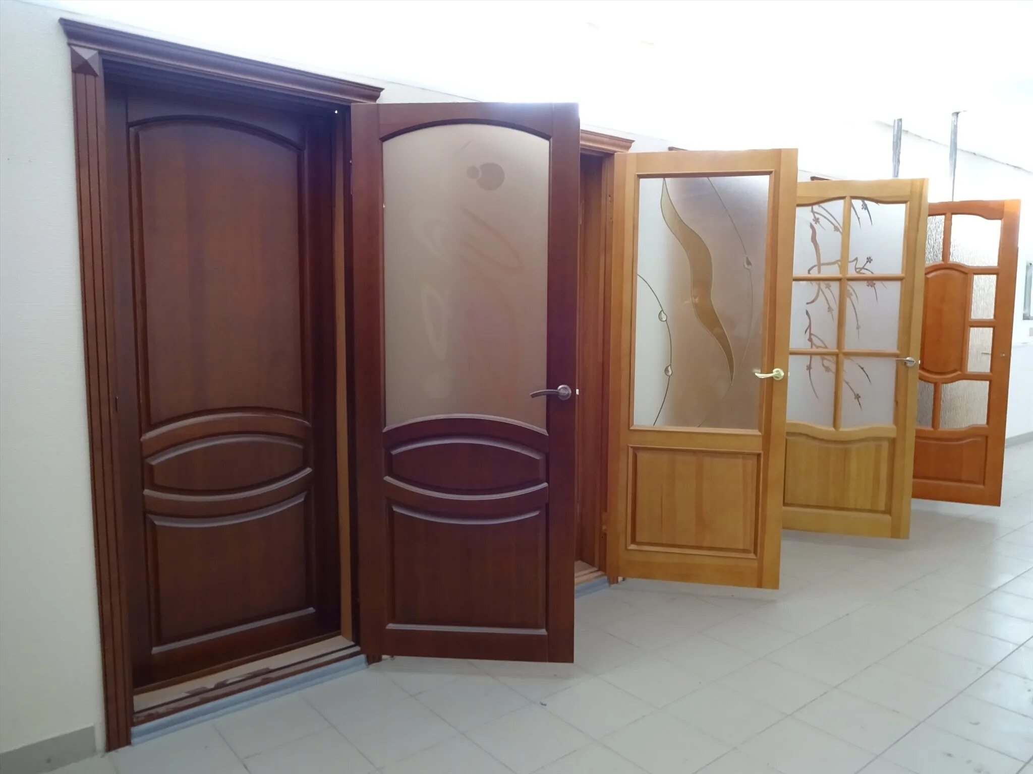 Деревянные двери йошкар ола. Двери массив сосны йошкар ола. Межкомнатная дверь из массива ампир до (орех) 2000x600. Двери ампир массив сосны йошкар-ола. Двери массив сосны йошкар ола.