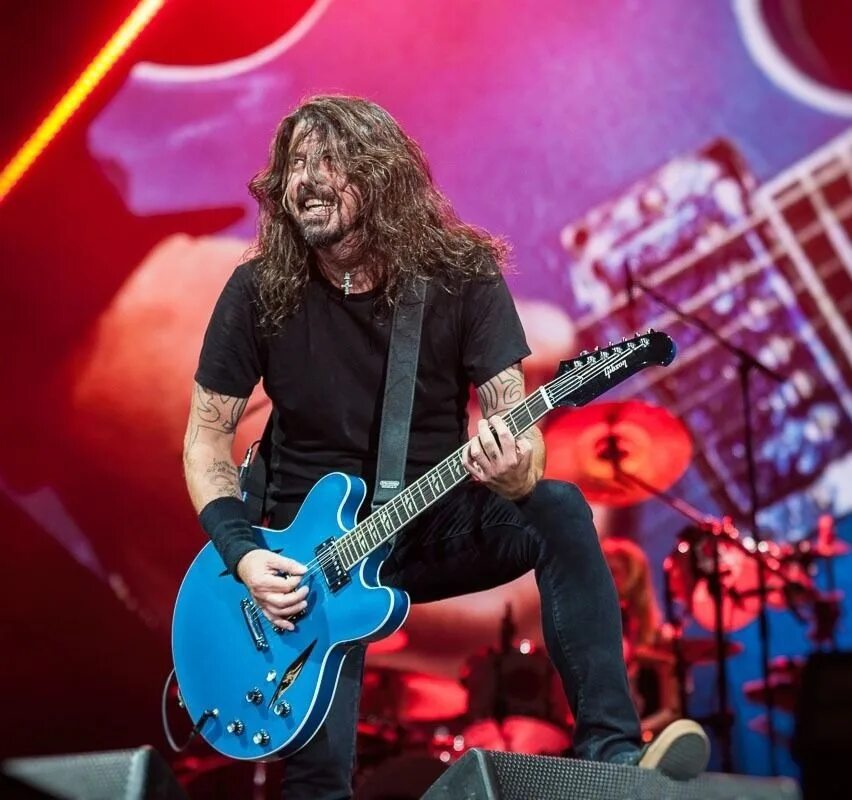 Дэйв грол фу файтерс. Группа foo fighters. Foo fighters medicine at midnight. Foo fighters. Foo fighters слушать.