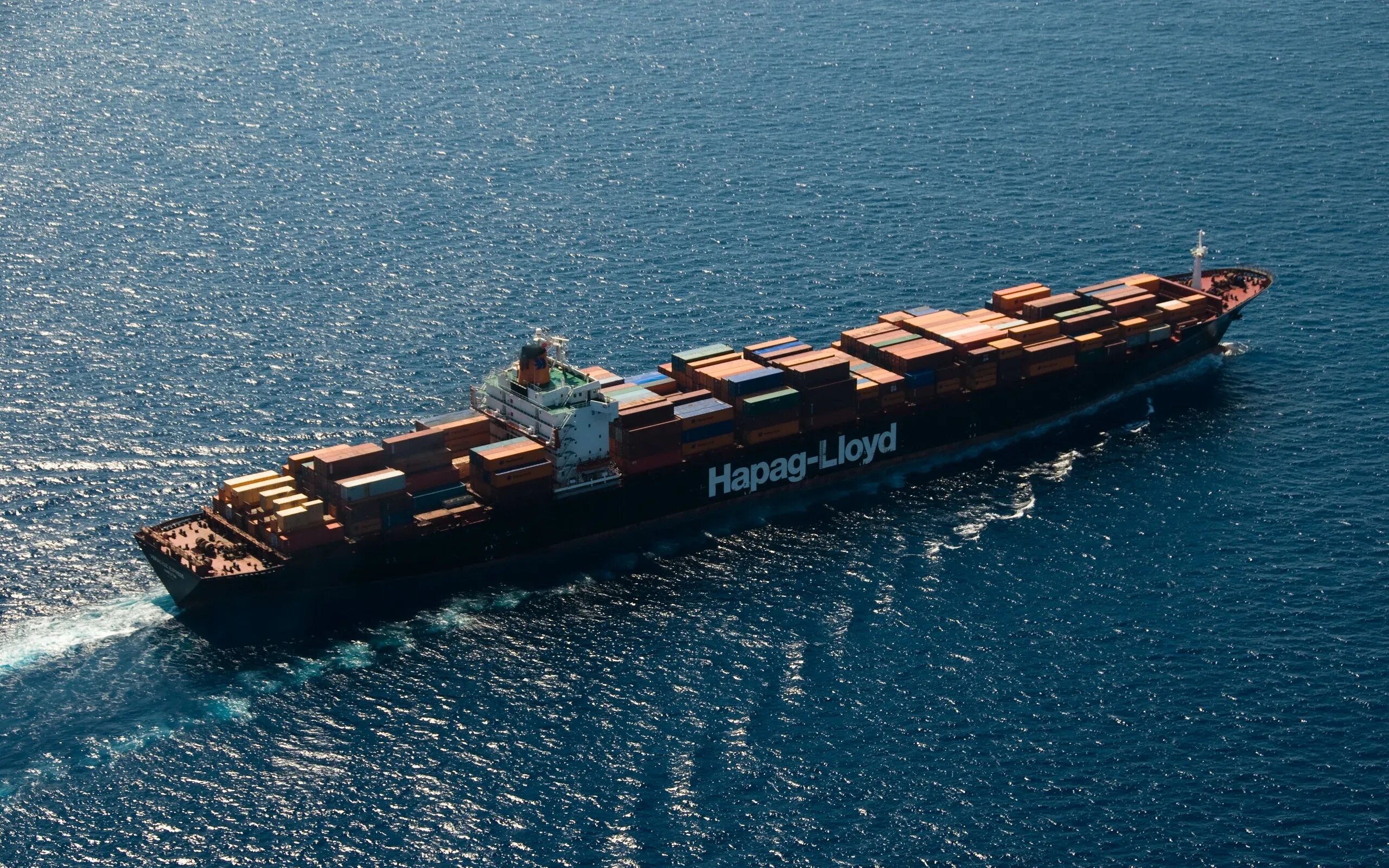 Морские суда. Сколько судов в море. Водоизмещение корабля. Морское судно. Судно контейнеровоз рф.