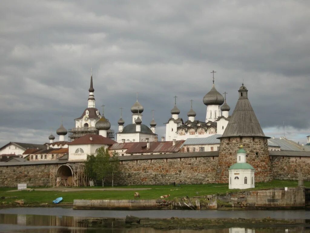 Соловецкий монастырь сайт требы. Соловецкий монастырь соловецкие острова. соловецкий монастырь тверь. каналы соловецкого монастыря. милано соловецкий монастырь в твери.