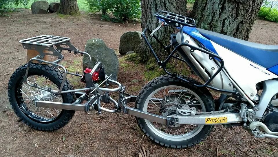 Mercedes e63s amg wagon. Мерседес glc amg. Мб быстрый. Мб быстрый. Крепление для кроссового мотоцикла.