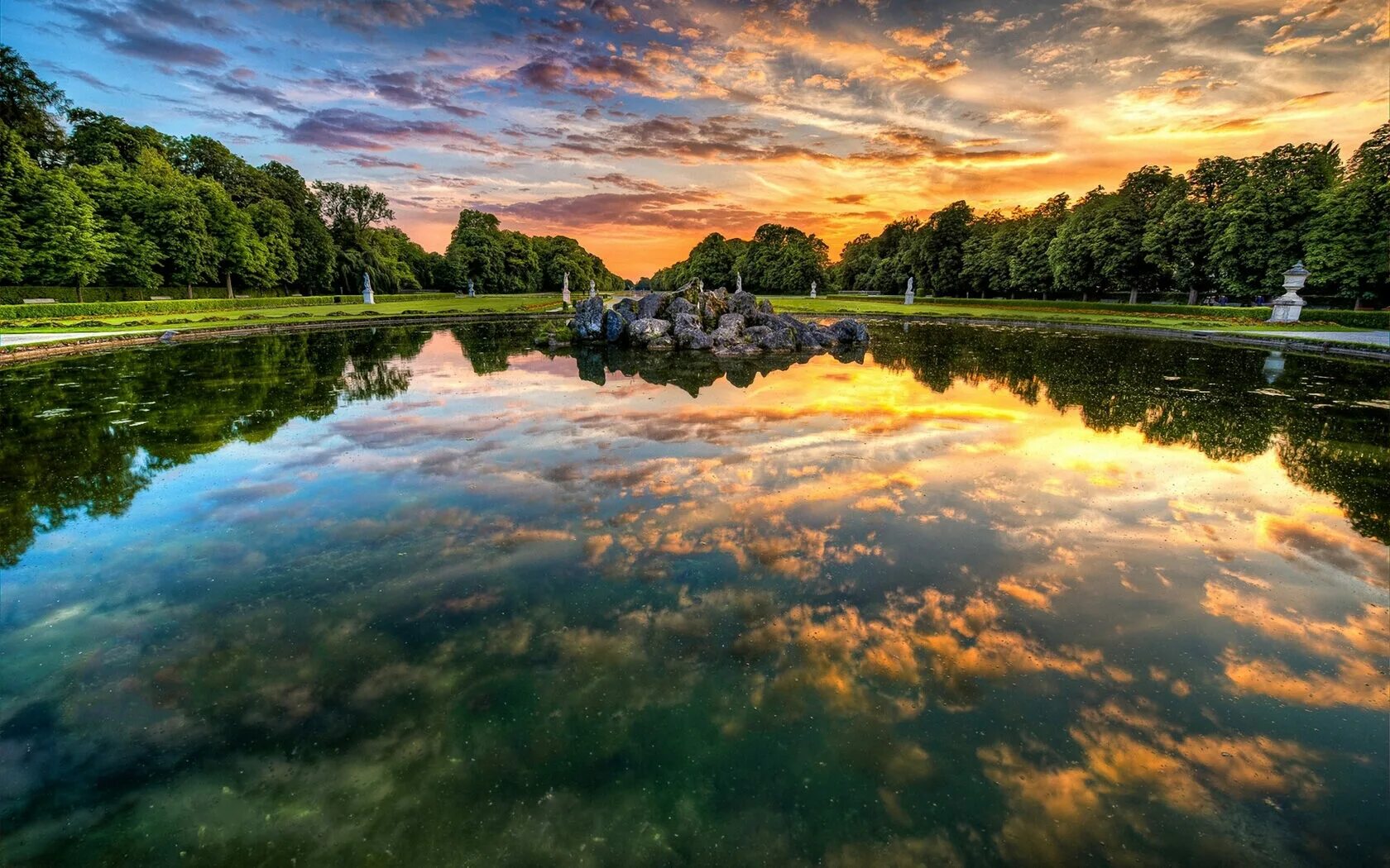 Скандинавия фьорды. Пейзаж озеро. Национальный парк наханни. Природа 4к. Wonderful view.