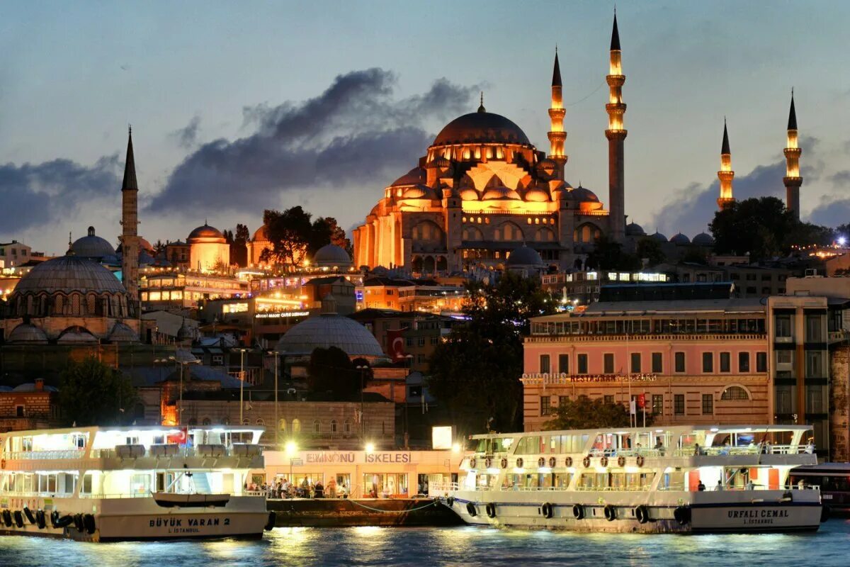 Время в городах турции. Турция Истамбул. Турция архитектура Стамбул. Турция Вечерний Стамбул. Турция Стамбул 1720.