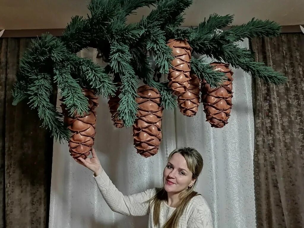 Шишка из бумаги объемная. Шишка из конфет. Как сделать большую шишку. Шишка из бумаги на елку. Как сделать большую шишку.